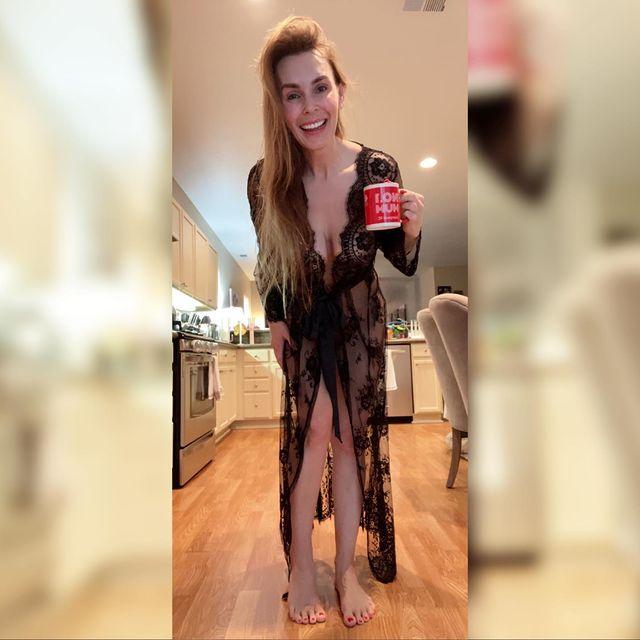 Dora, 38 , Australia