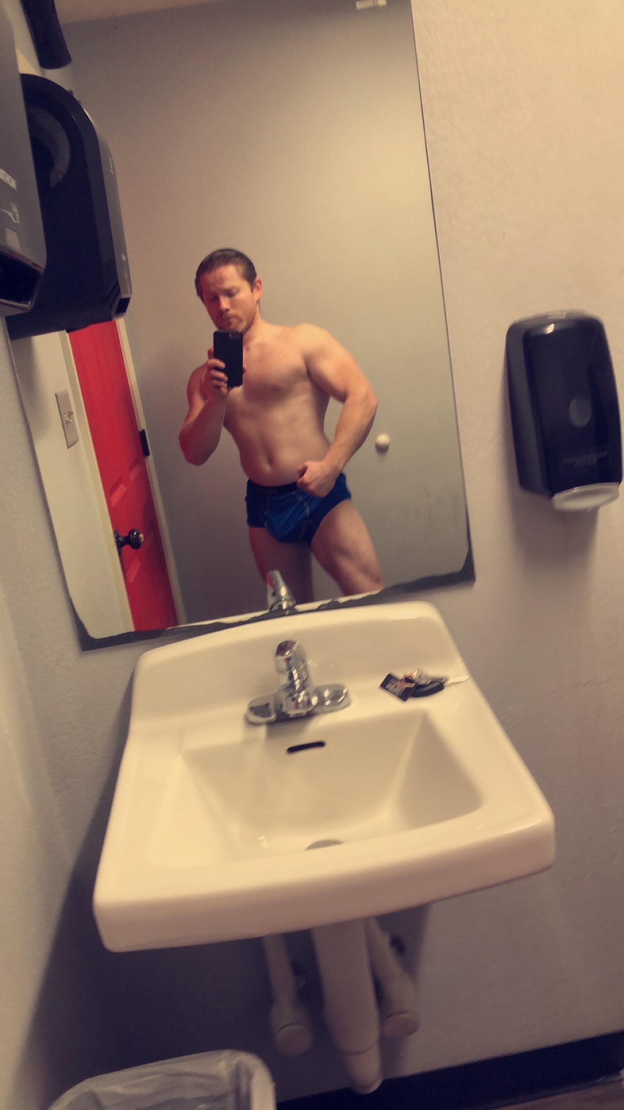 Luke2345, 18 , Australia
