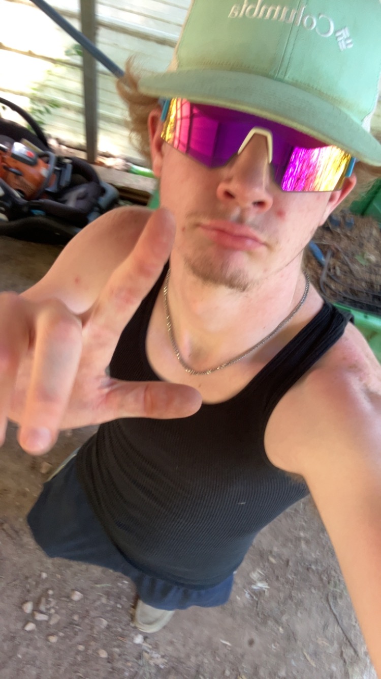 Shane M, 18 , United States